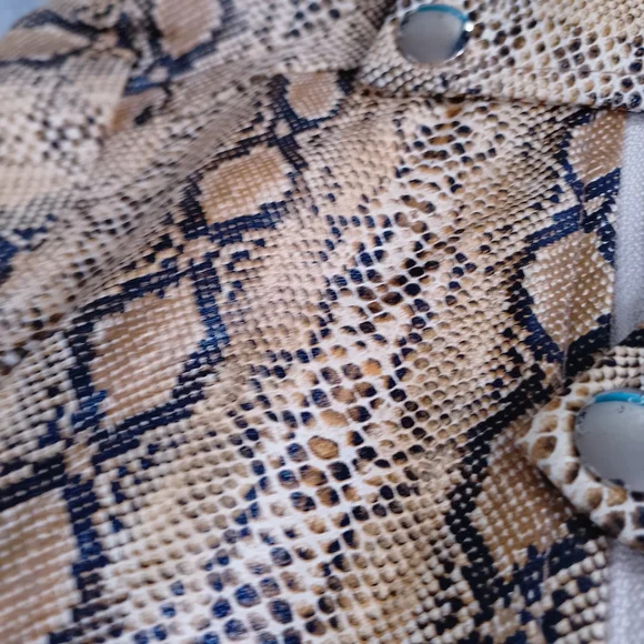 Women's Snake-Print Faux Leather Moto Jacket - Picture 9 of 9